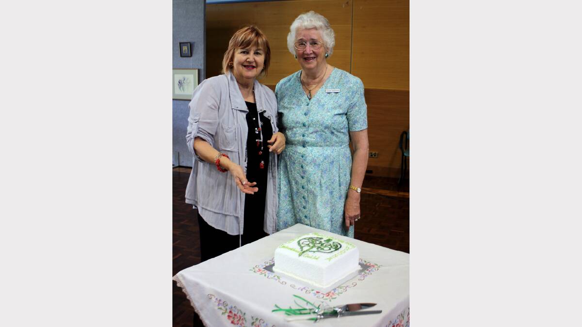  Jean Haynes and Sadie Moffitt at the Embroiderers Guild Victoria Albury-Wodonga branch 20th birthday at Mirambeena Community Centre.
