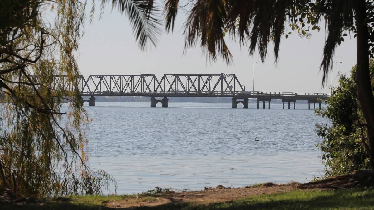 The water hyacincth weed could threaten waters at Lake Mulwala.