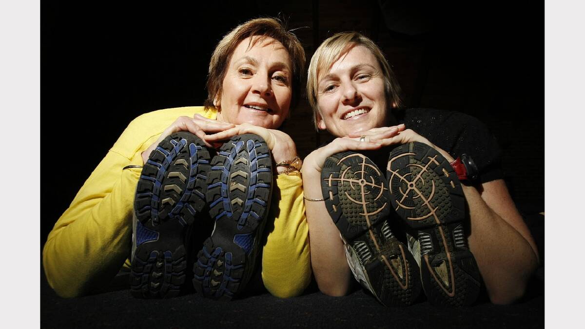  2009 - Committee members Anne Hayward and Prue Densley promote the relay. 