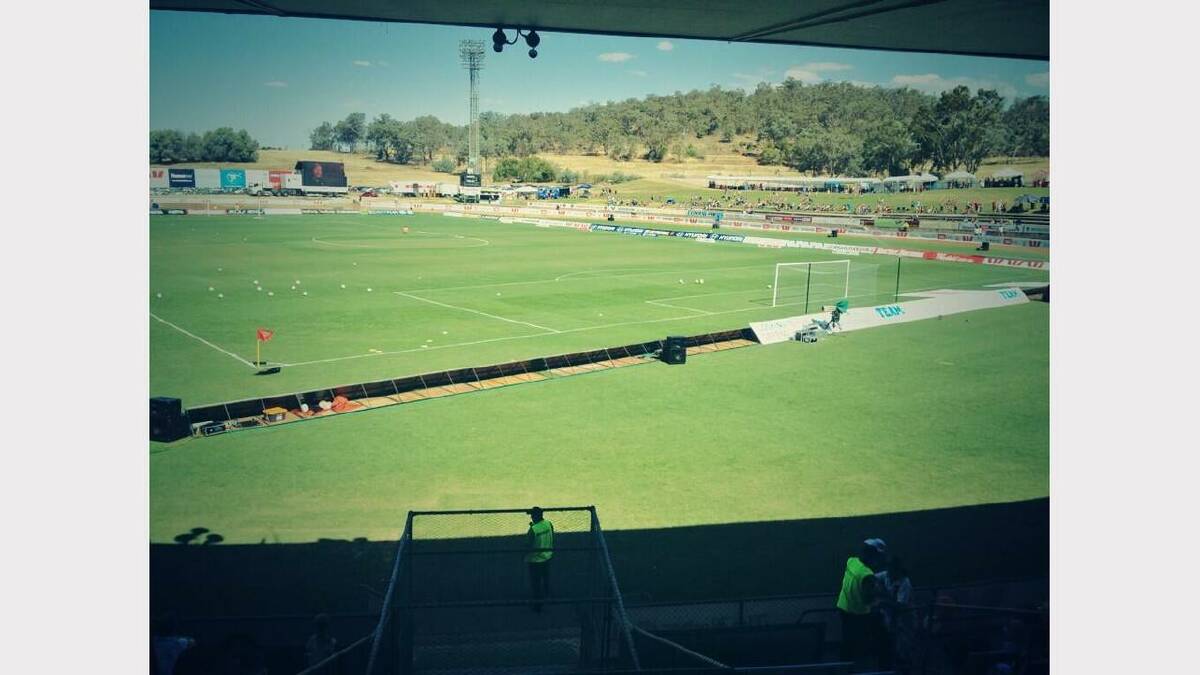 Jake Bourke - The scene for today's #MHTvPER game in Albury. Brilliant venue for country football @ALeague.