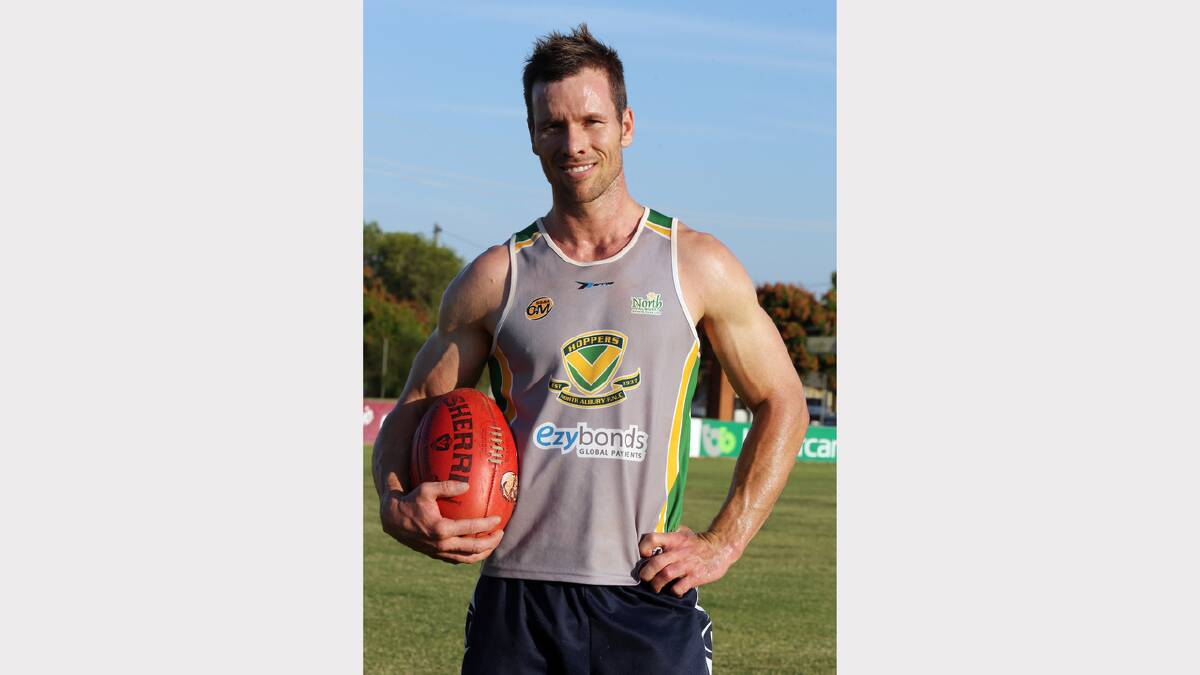 Daniel Leslie training with the Hoppers