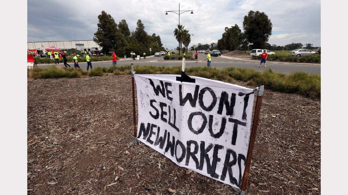 Woolworths' Barnawartha North workers have been striking for the past week. 