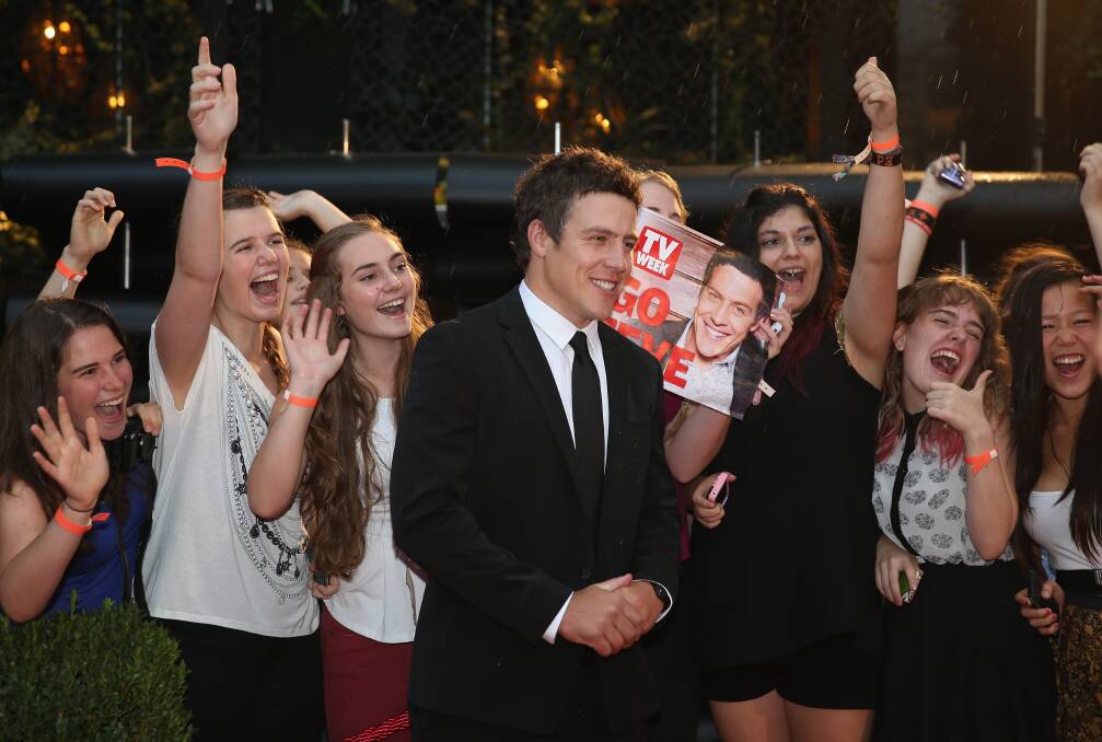 Steve Peacocke surrounded by young fans at the 2013 Logie Awards. Photo: Getty Images